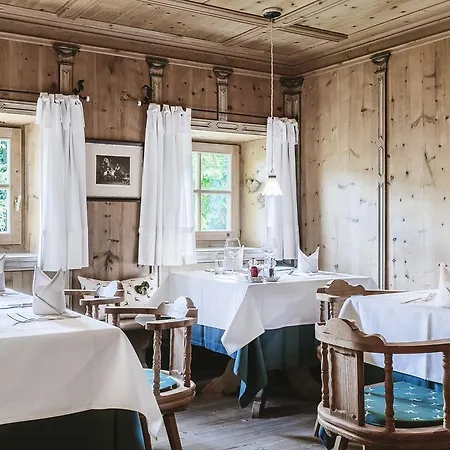 Pienzenau Am Schlosspark 호텔 4*