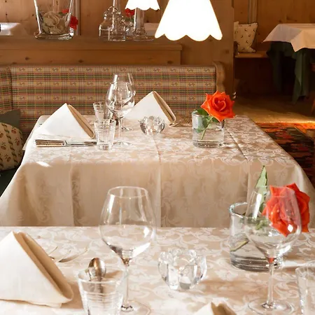 Pienzenau Am Schlosspark 4* 메라노