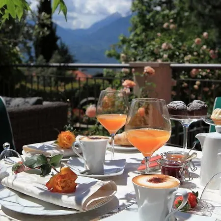 호텔 Pienzenau Am Schlosspark 4*