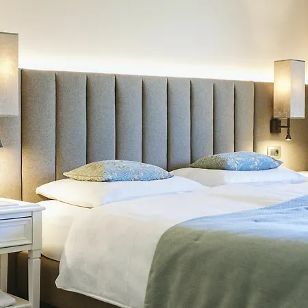 호텔 Pienzenau Am Schlosspark 4*